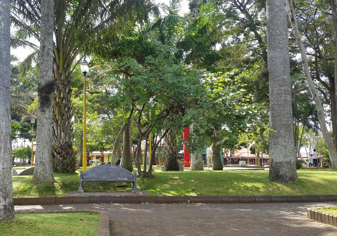 Vida Tropical Bed & Breakfast Alajuela Exterior foto
